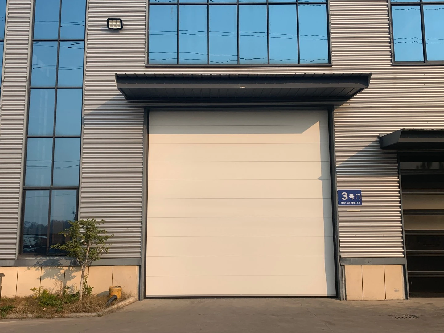 安必信工业门重庆服务站生产基地